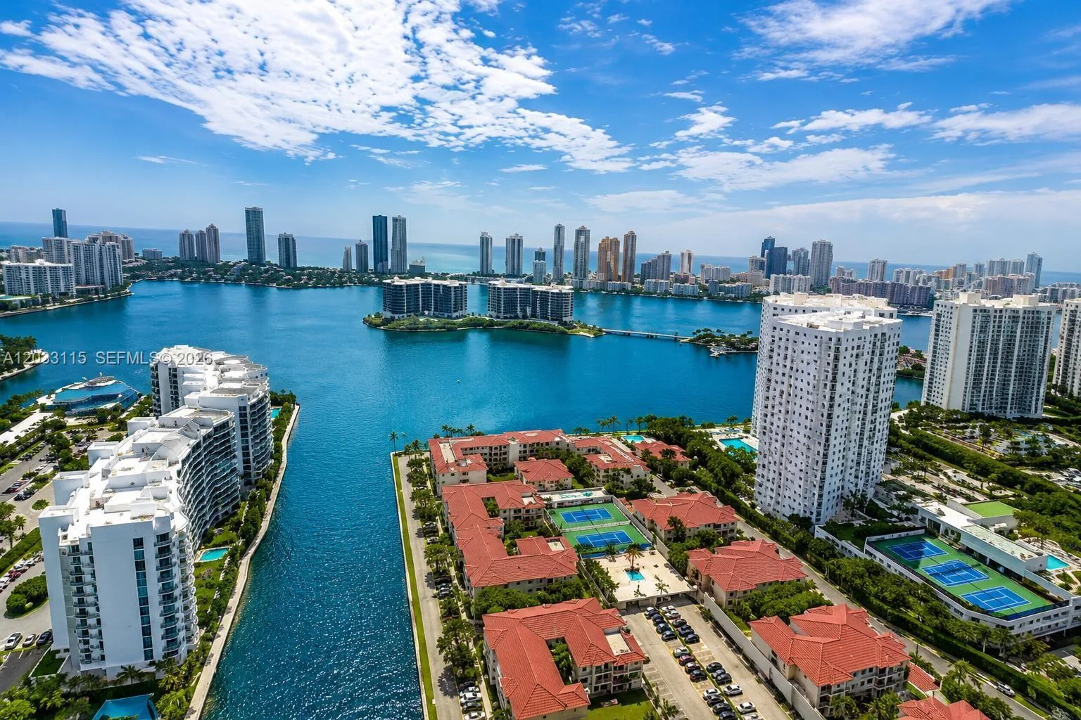 3135 NE 184th St # 2104, Aventura, FL 33160