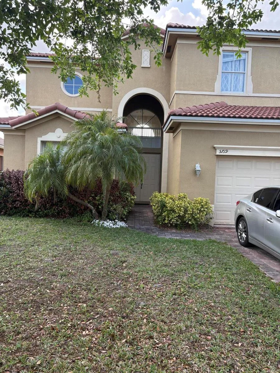 5719 Place Lake Drive, Fort Pierce, FL 34951 photo 3