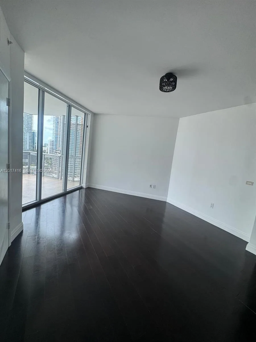 350 S Miami Ave # 2010, Miami, FL 33130 photo 4