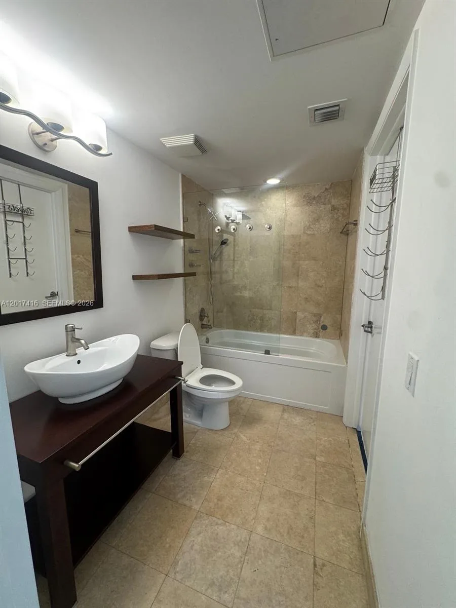 350 S Miami Ave # 2010, Miami, FL 33130 photo 7