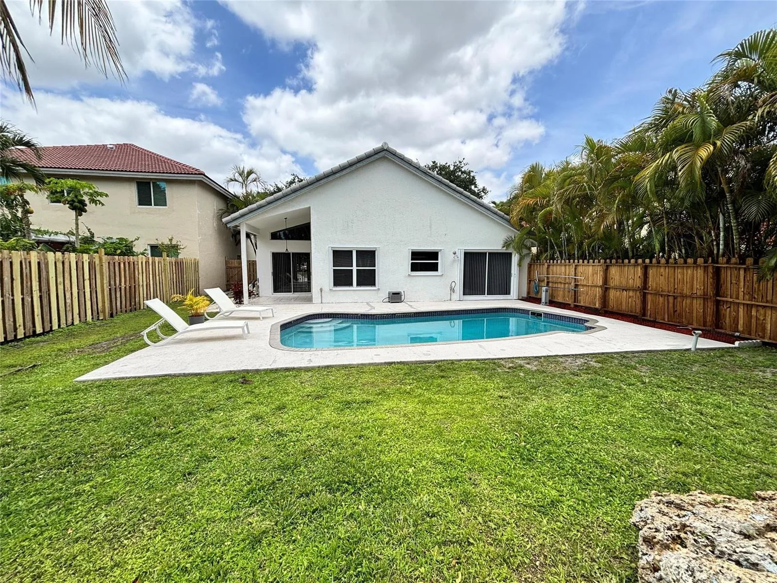 2990 NW 68th Avenue, Margate, FL 33063