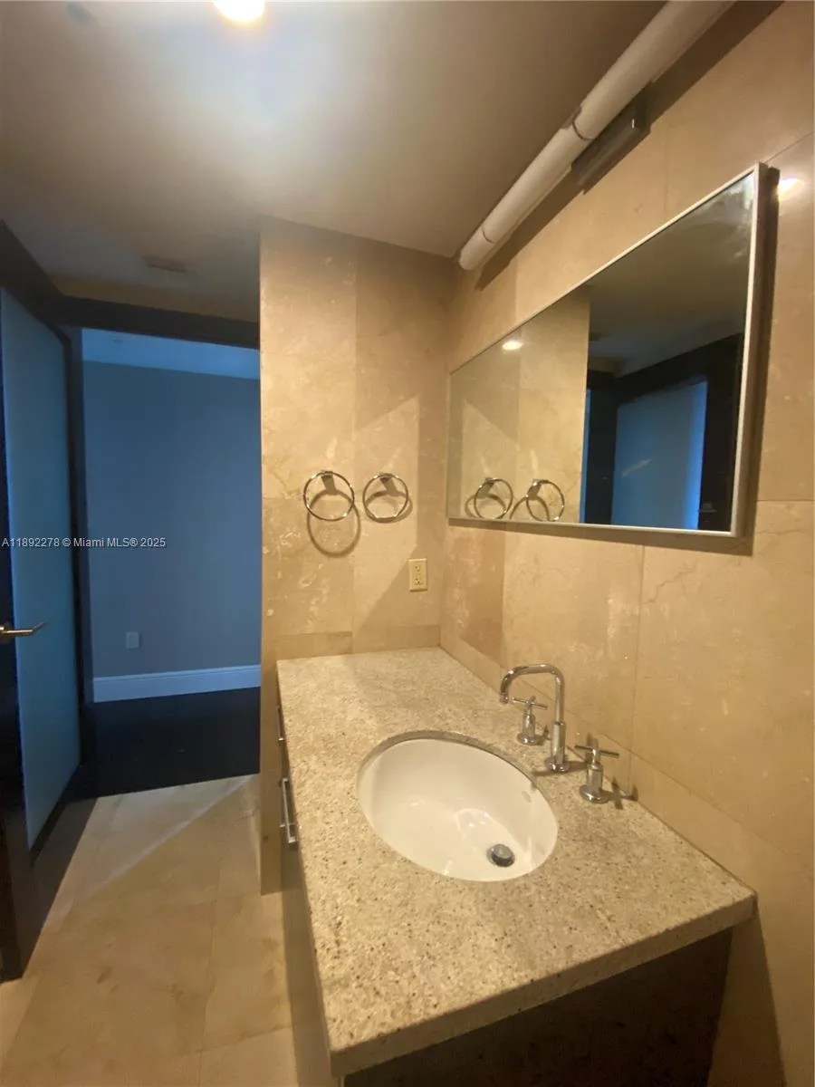 185 SW 7 ST # 2312, Miami, FL 33130 photo 12
