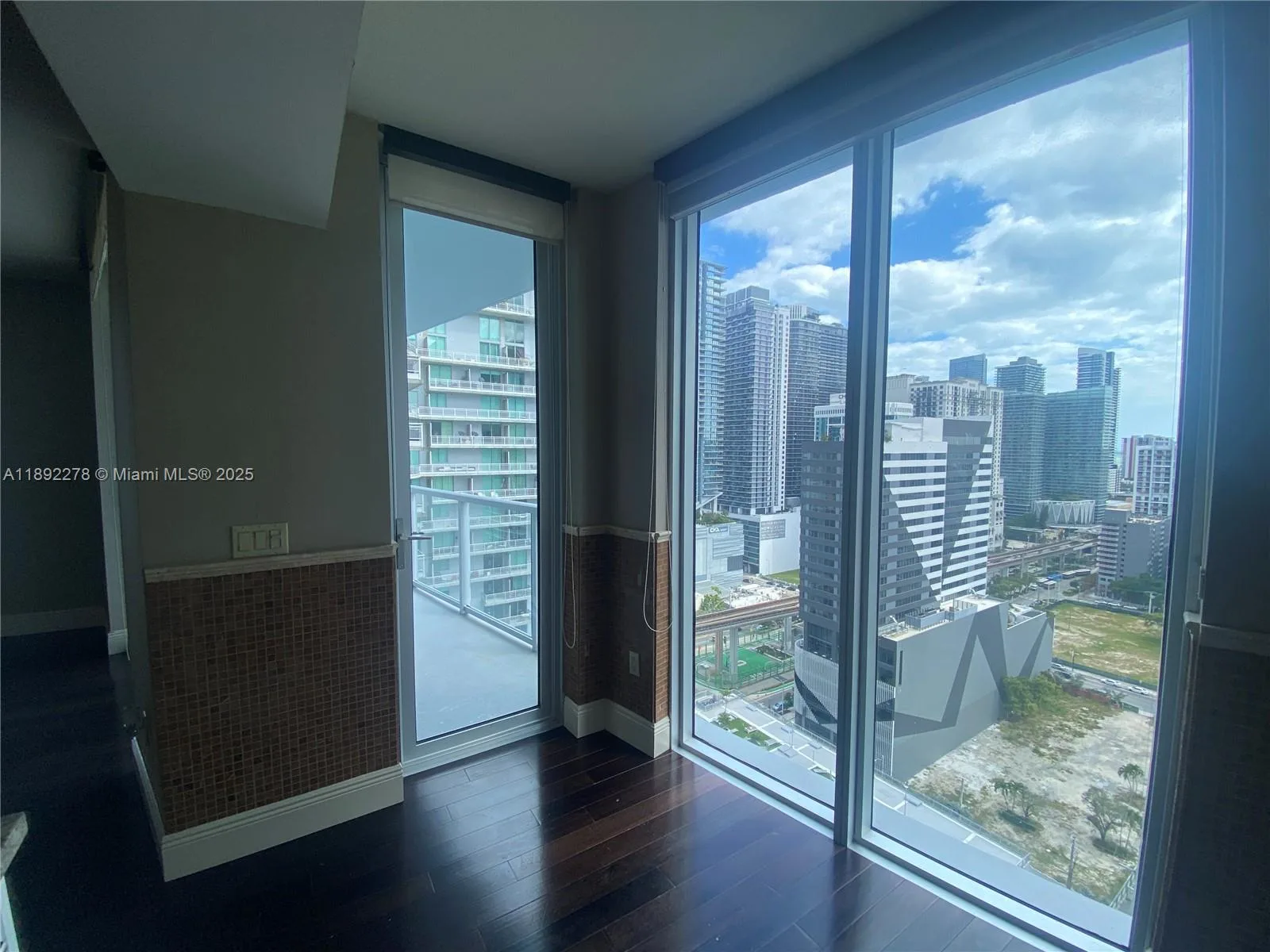 185 SW 7 ST # 2312, Miami, FL 33130 photo 3
