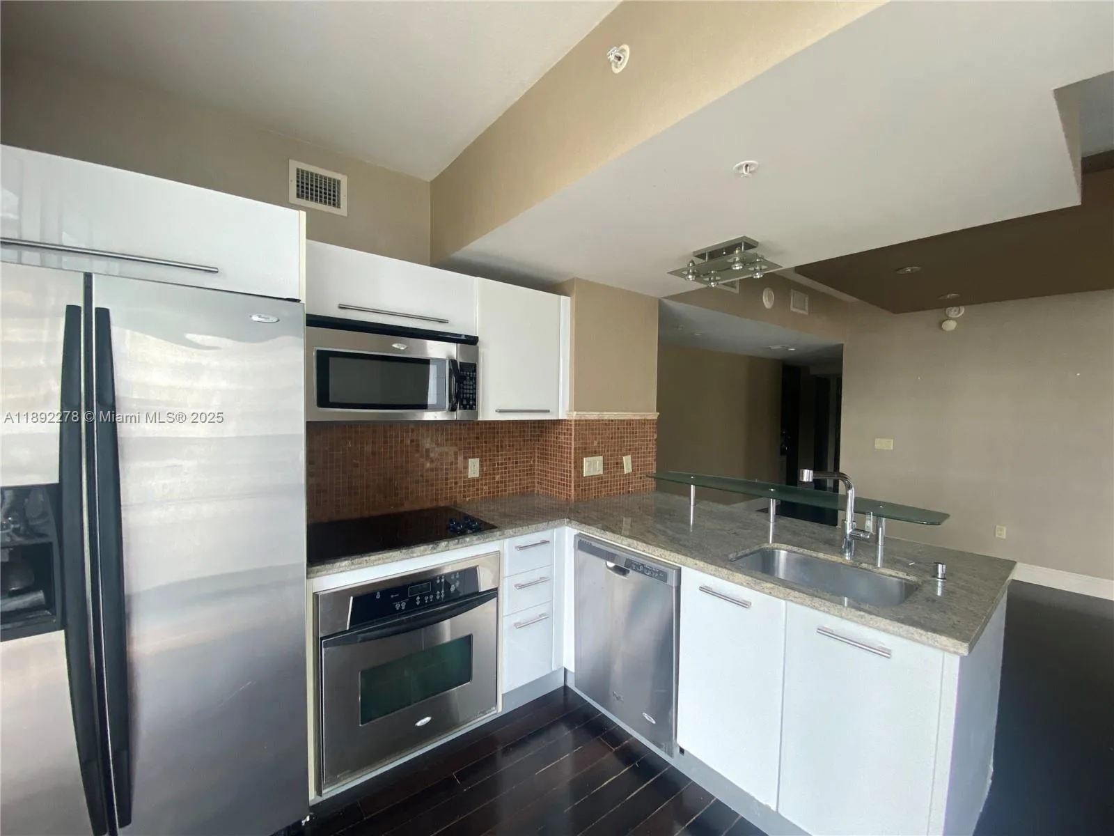 185 SW 7 ST # 2312, Miami, FL 33130 photo 4