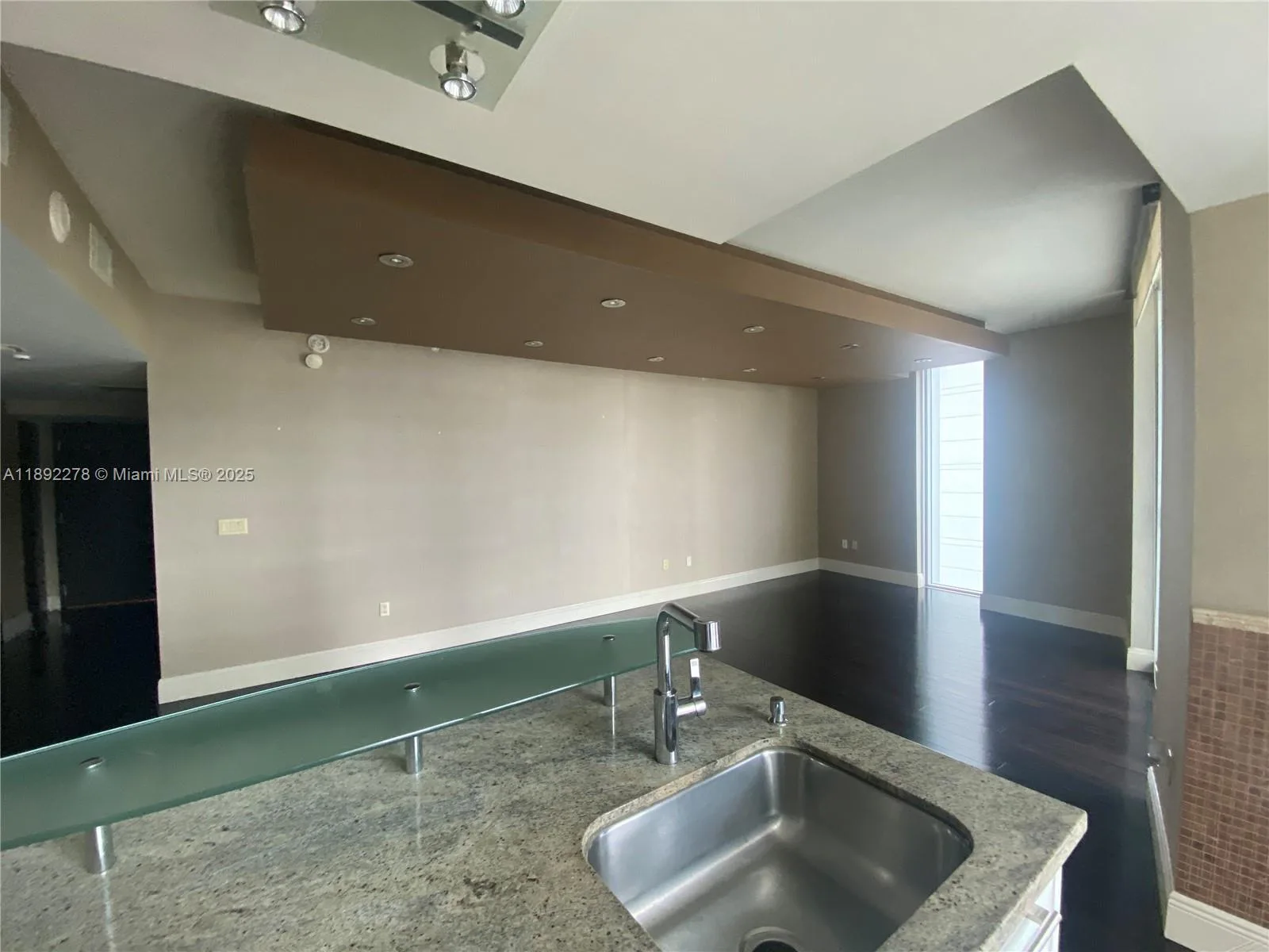 185 SW 7 ST # 2312, Miami, FL 33130 photo 8