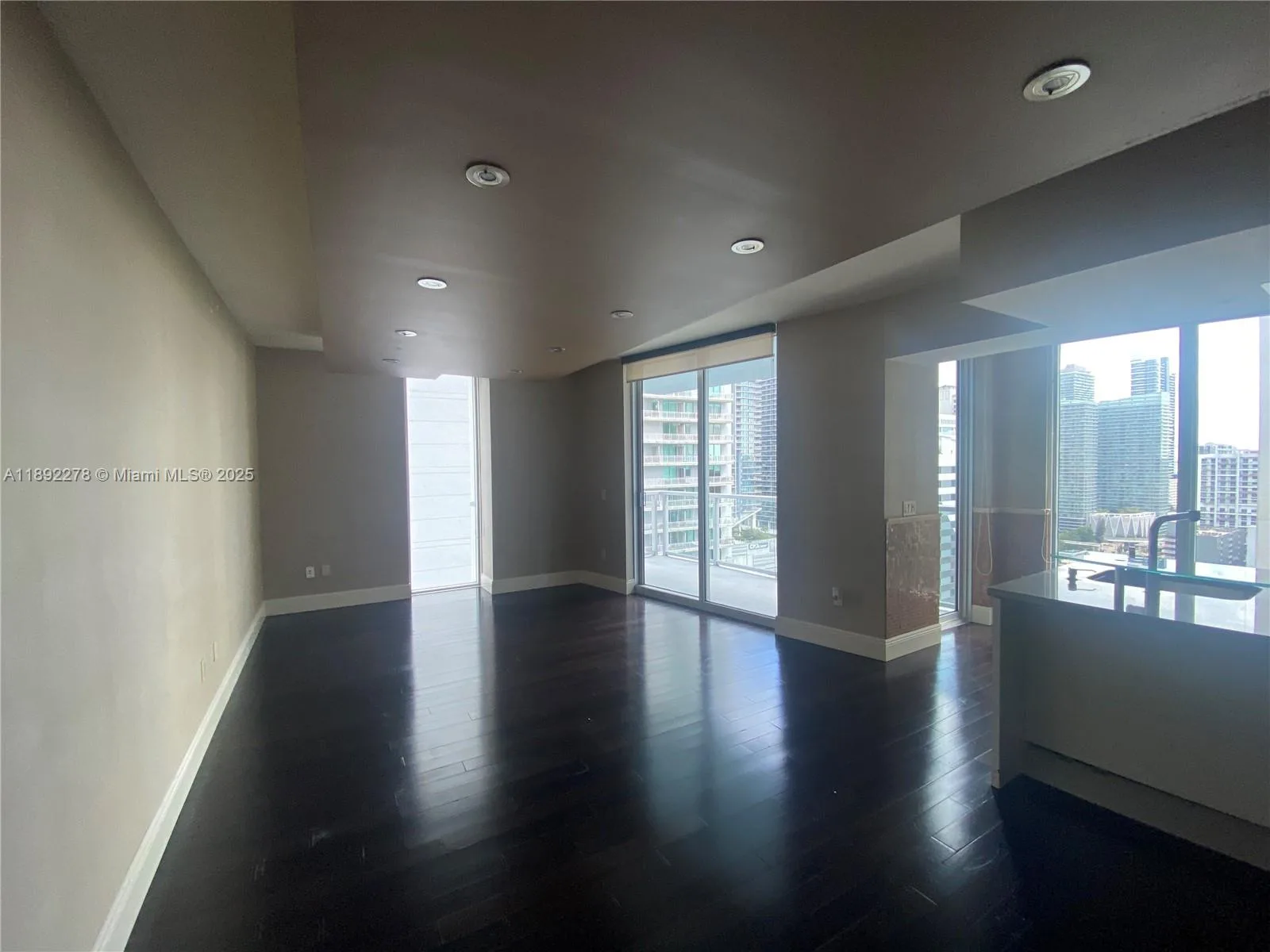 185 SW 7 ST # 2312, Miami, FL 33130 photo 9