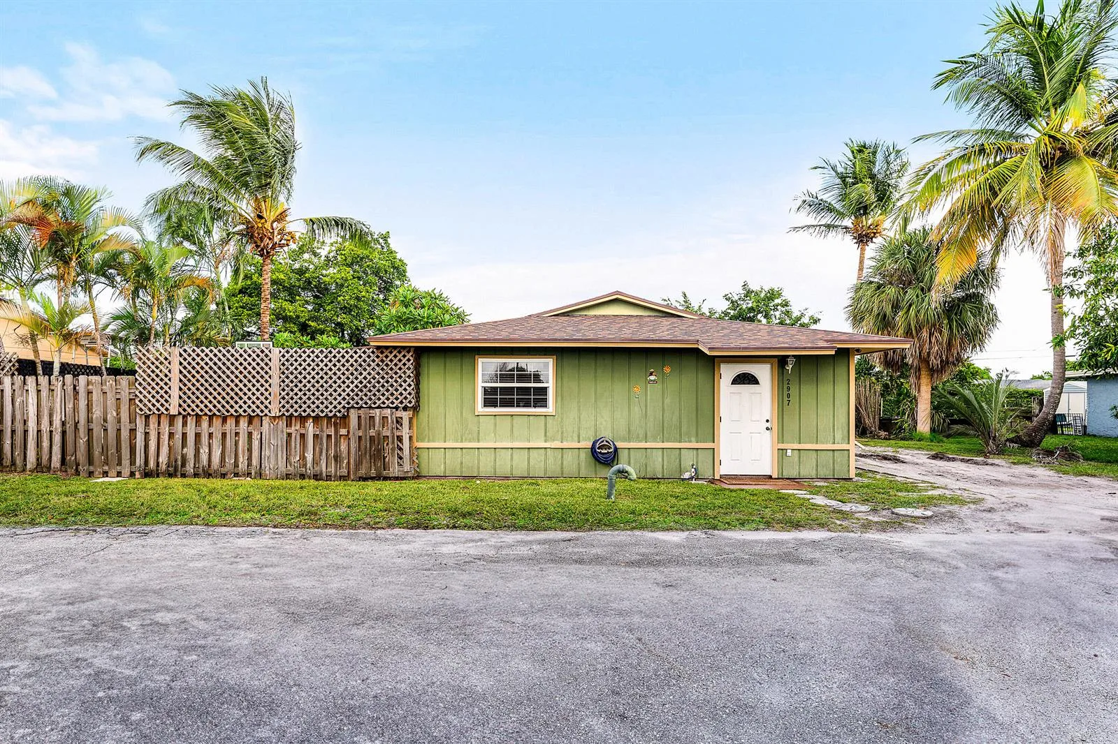 2907 Apalachee Road, Palm Springs, FL 33406
