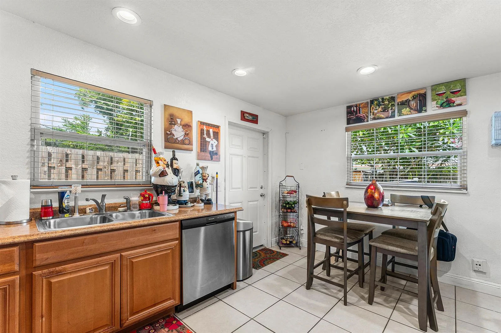 2907 Apalachee Road, Palm Springs, FL 33406 photo 9