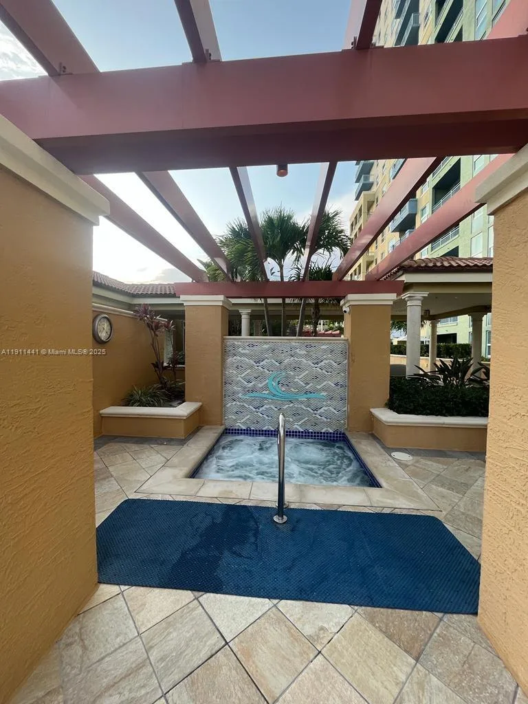 90 Alton Rd # 407, Miami Beach, FL 33139 photo 2