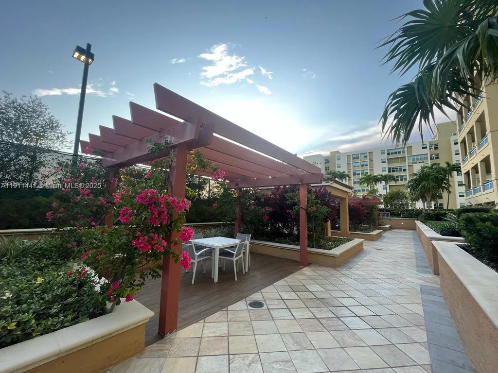 90 Alton Rd # 407, Miami Beach, FL 33139 photo 3