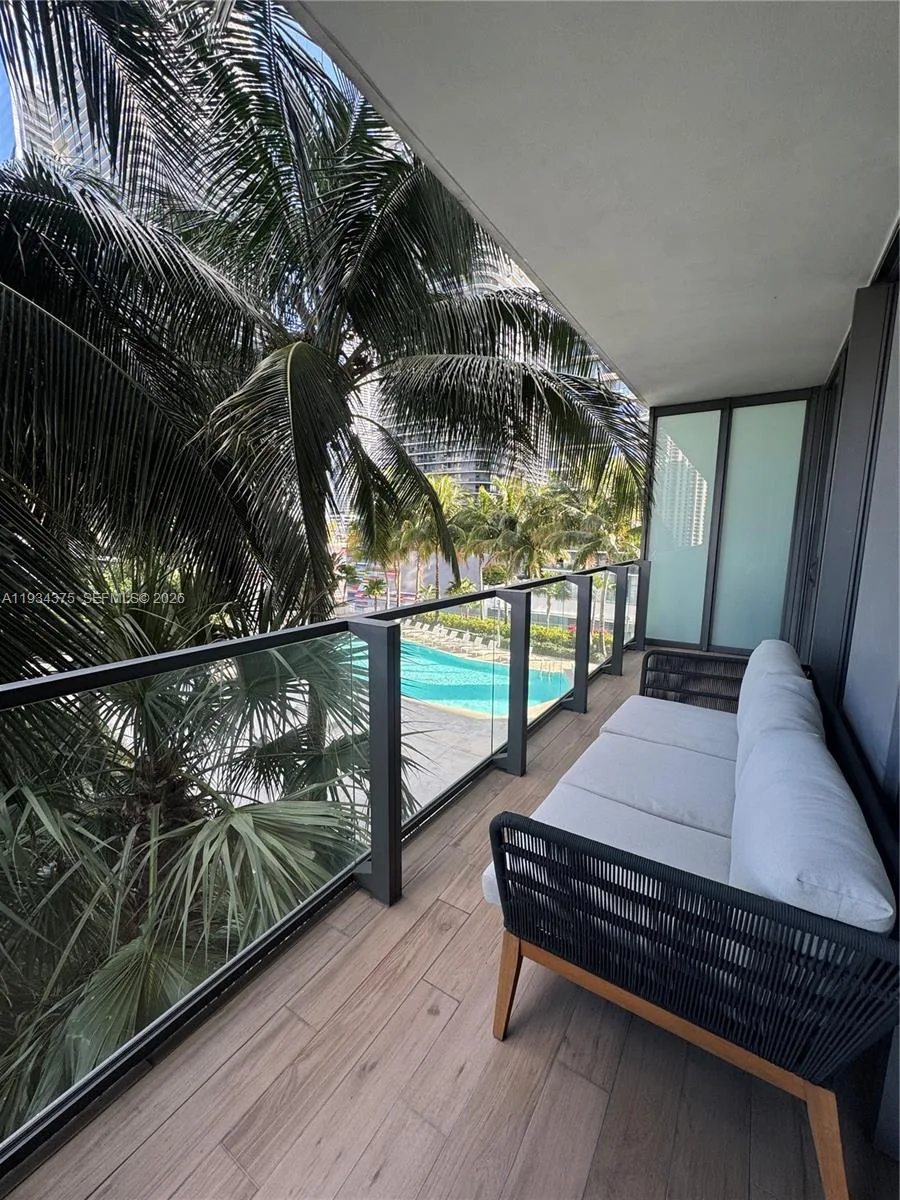 88 SW 7th St # 805, Miami, FL 33130