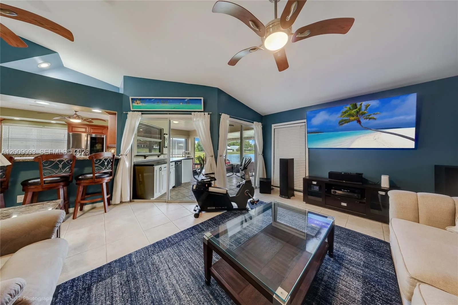 2395 SE 7th Pl, Homestead, FL 33033 photo 4