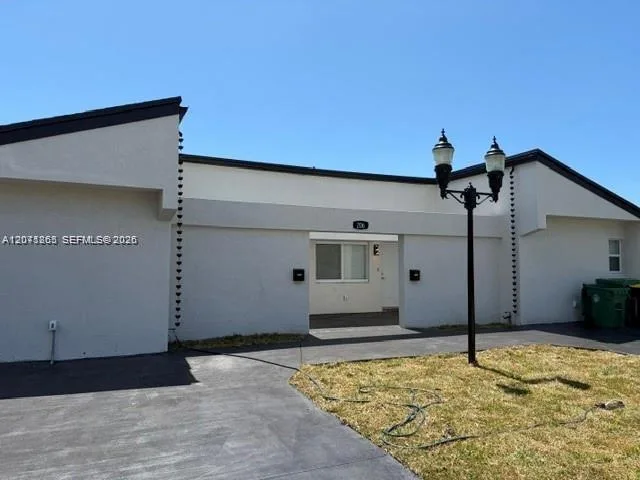 206 NE 1st Ct # 1 North, Dania Beach, FL 33004