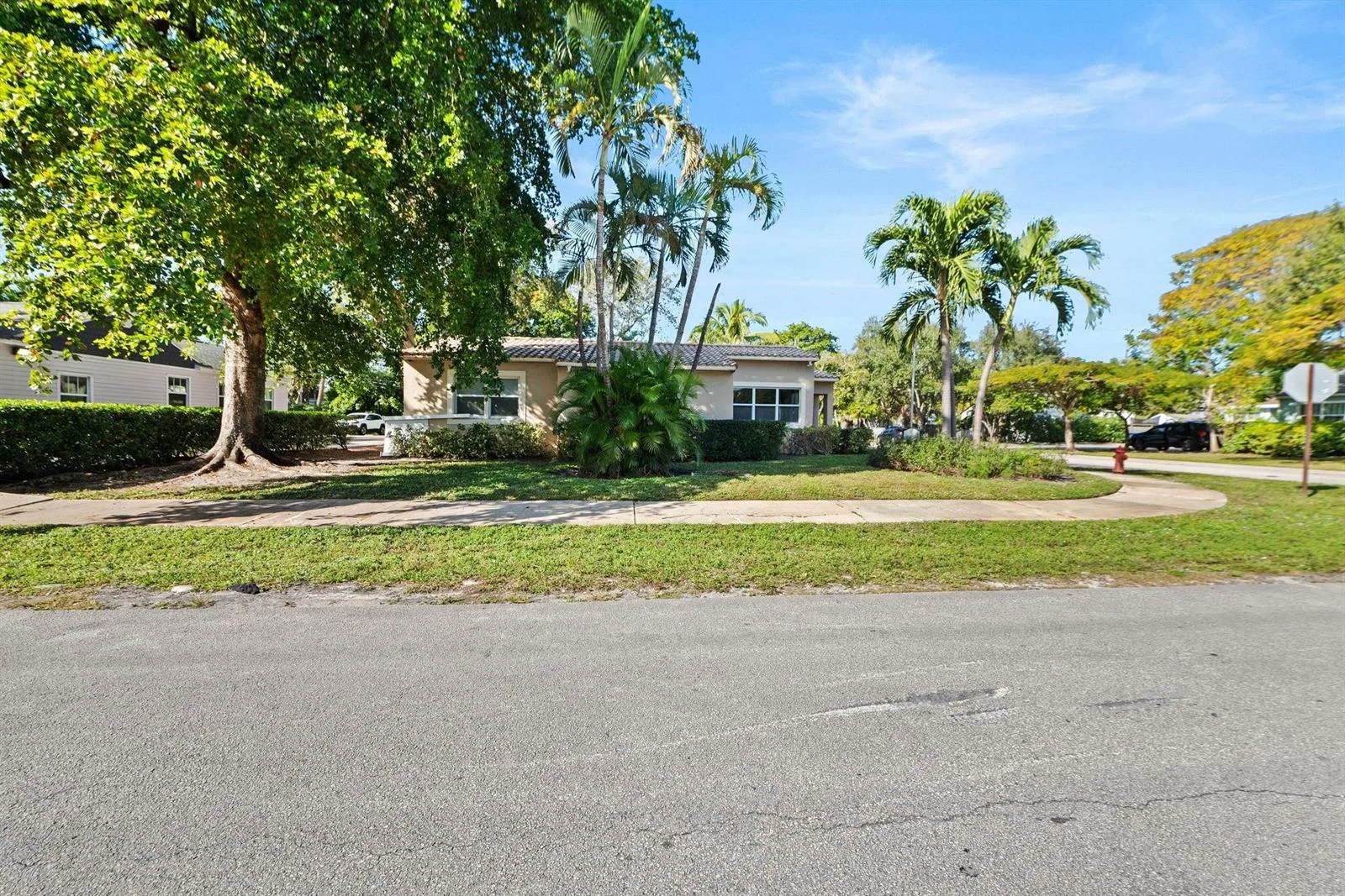 1901 SE 4th Avenue, Fort Lauderdale, FL 33316 photo 2