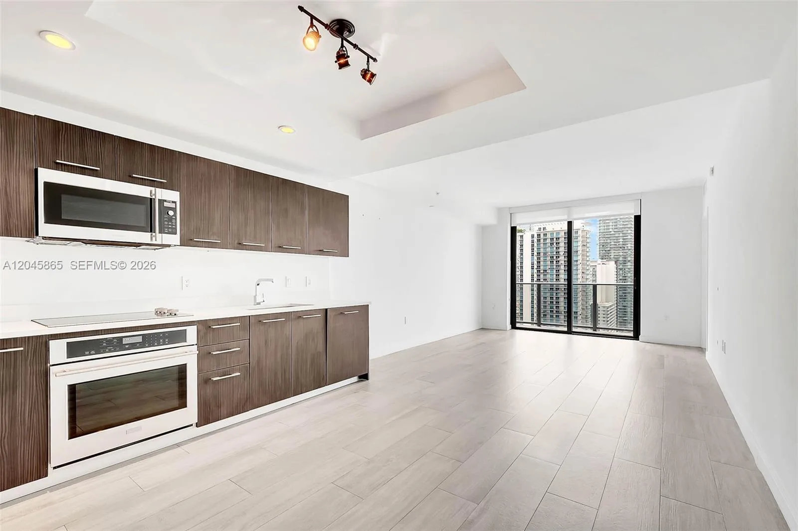 55 SW 9th St # 3104, Miami, FL 33130