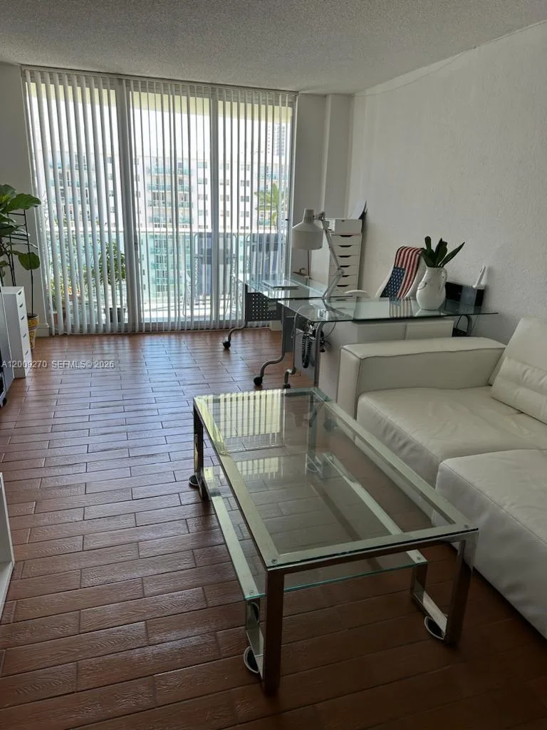 19390 Collins Ave # 1510, Sunny Isles Beach, FL 33160 photo 3