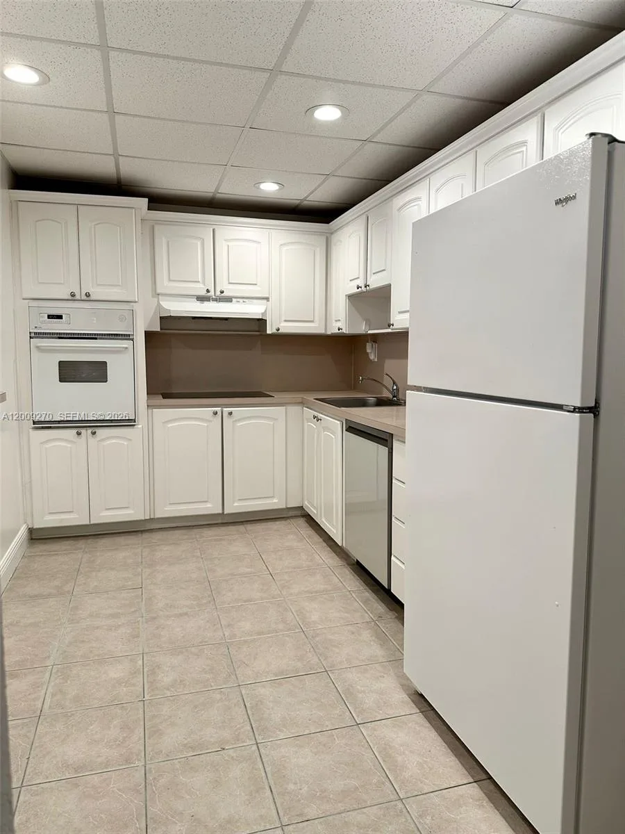 19390 Collins Ave # 1510, Sunny Isles Beach, FL 33160 photo 4
