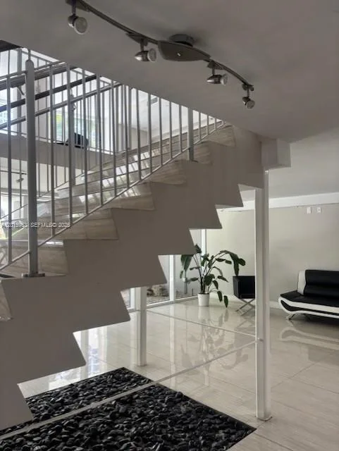 601 NE 23rd St # 707, Miami, FL 33137