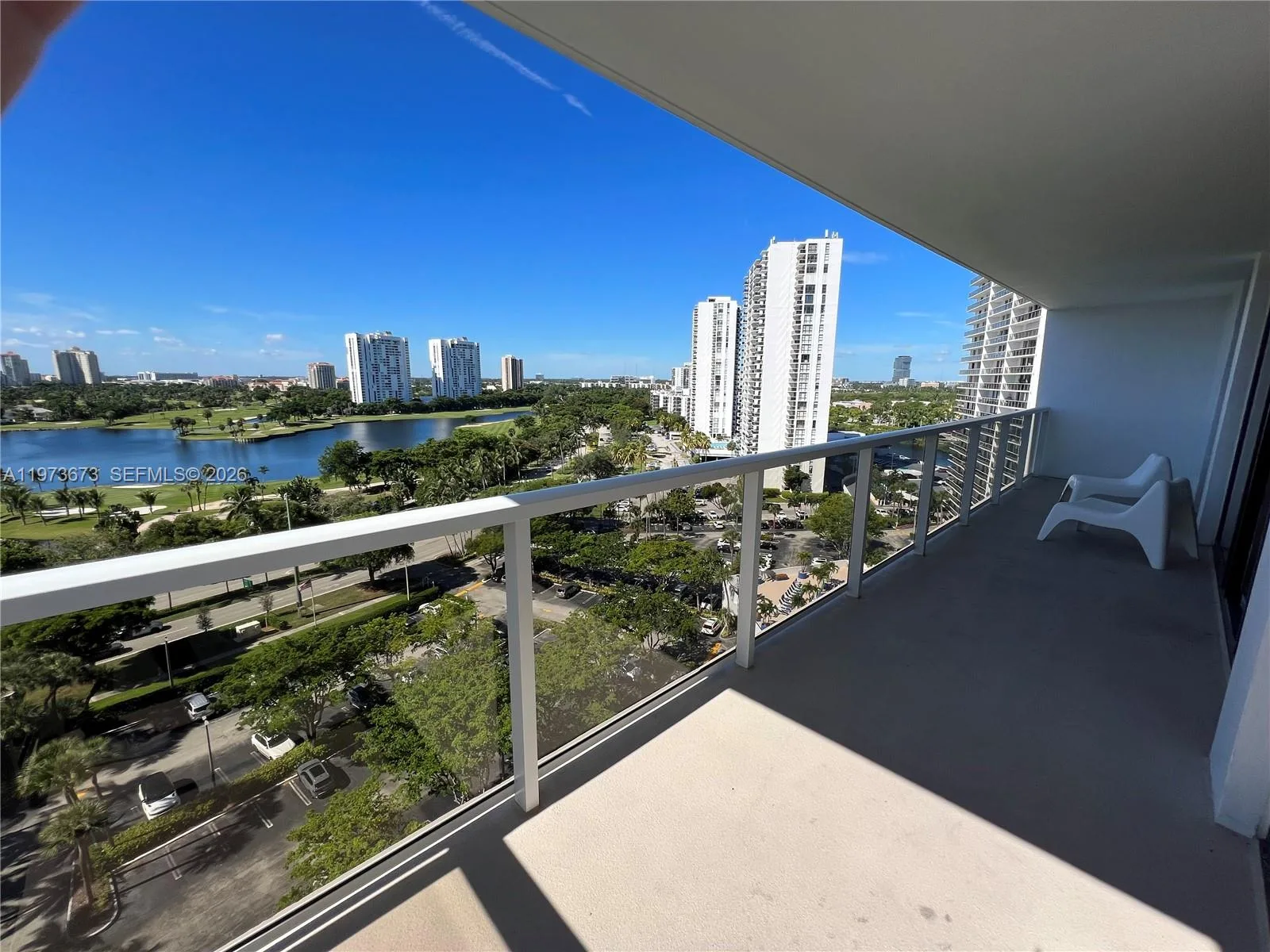 3731 N Country Club Dr # 1424, Aventura, FL 33180