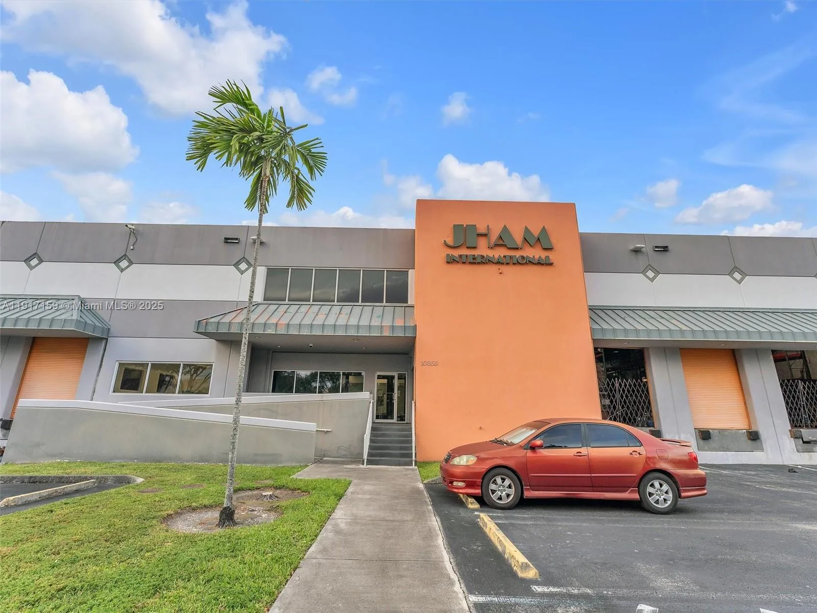 10855 NW 27th St, Doral, FL 33172 photo 2