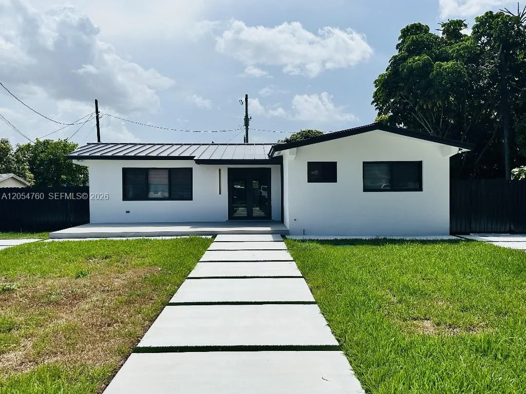 430 SW 100th Ave, Sweetwater, FL 33174 photo 2