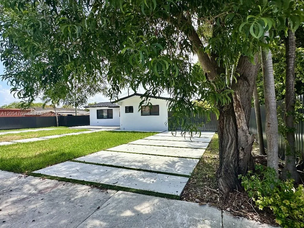 430 SW 100th Ave, Sweetwater, FL 33174 photo 4