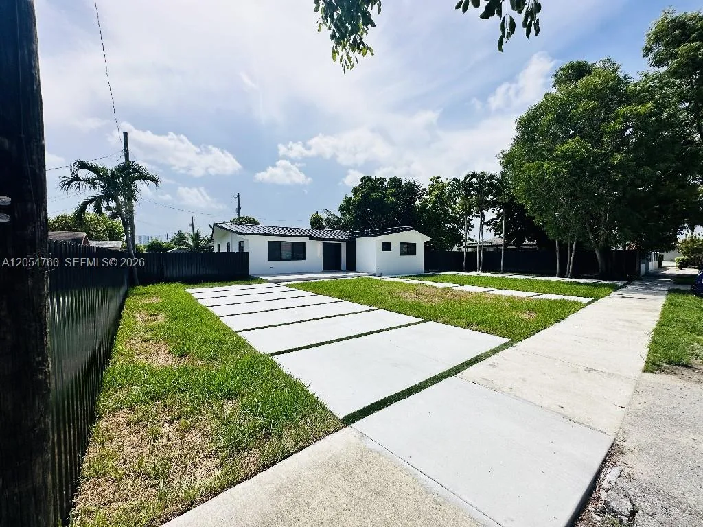 430 SW 100th Ave, Sweetwater, FL 33174 photo 5
