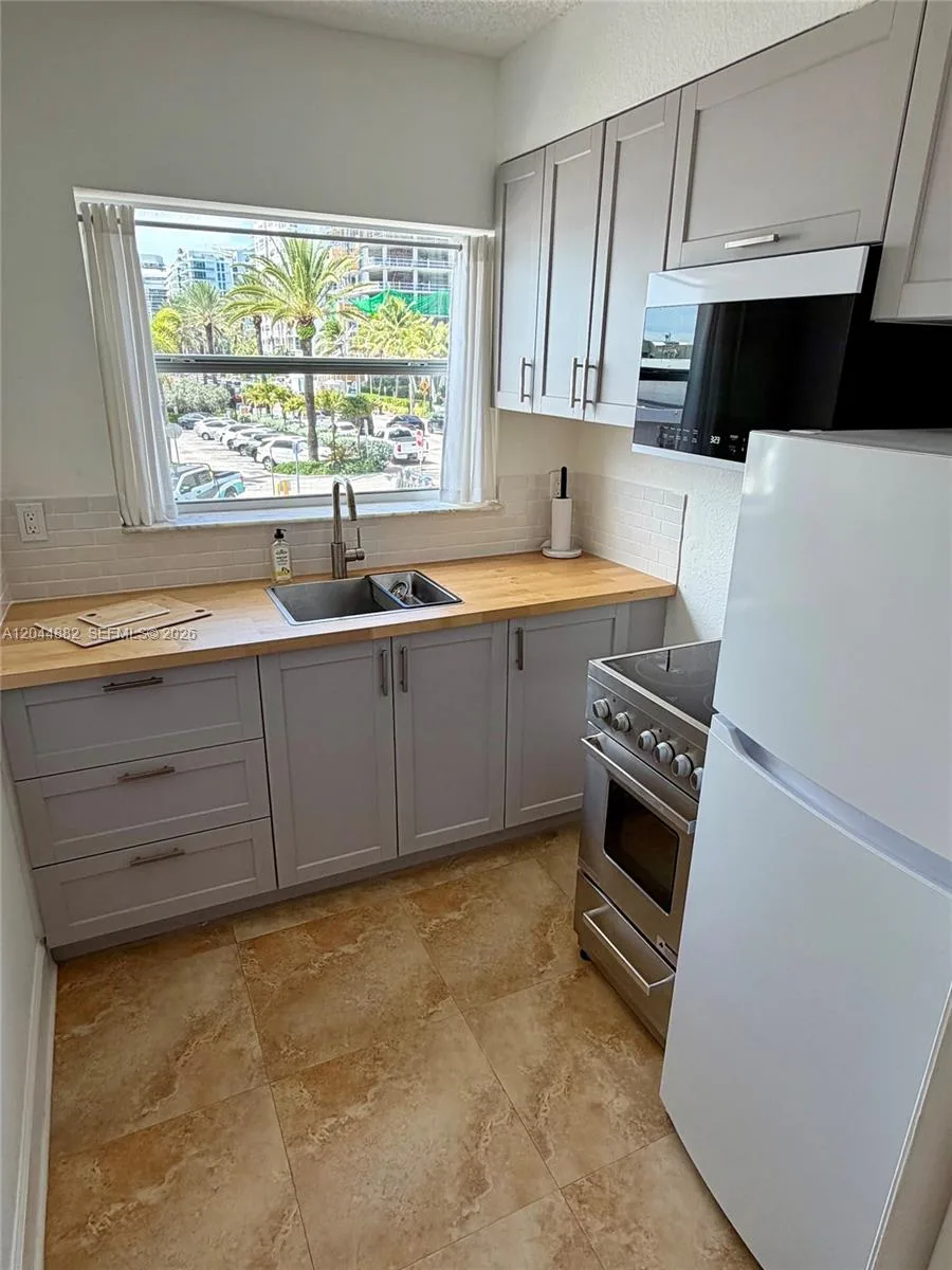 9248 Collins Ave # 205, Surfside, FL 33154 photo 4