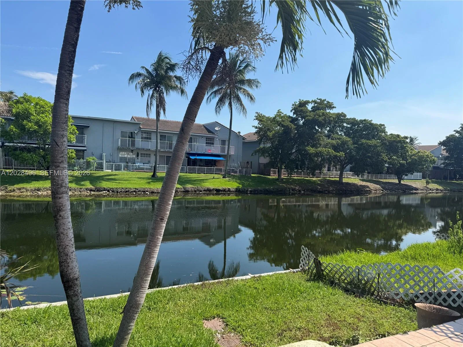 7033 NW 169th St, Hialeah, FL 33015