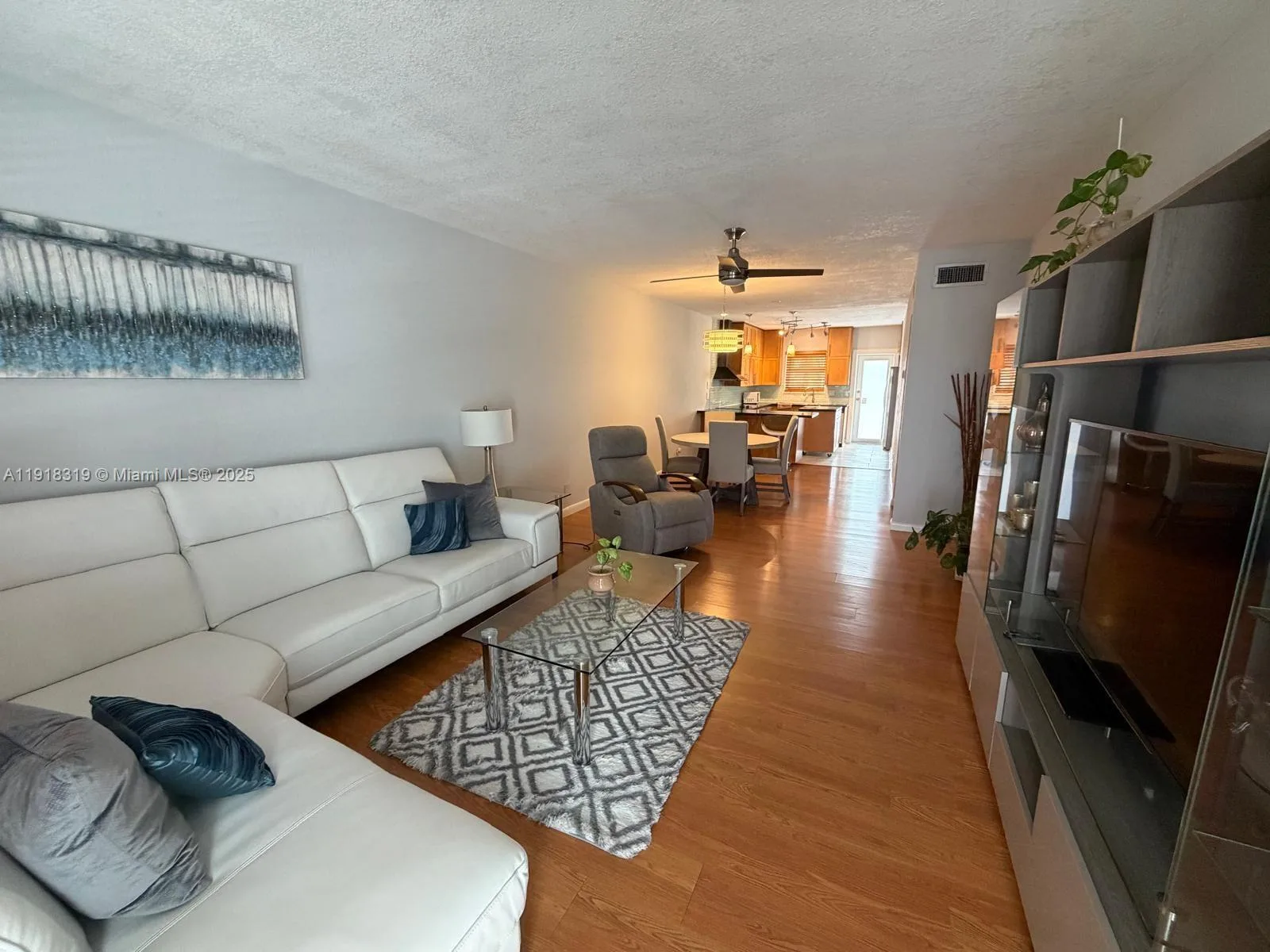 630 Layne Blvd # 215, Hallandale Beach, FL 33009
