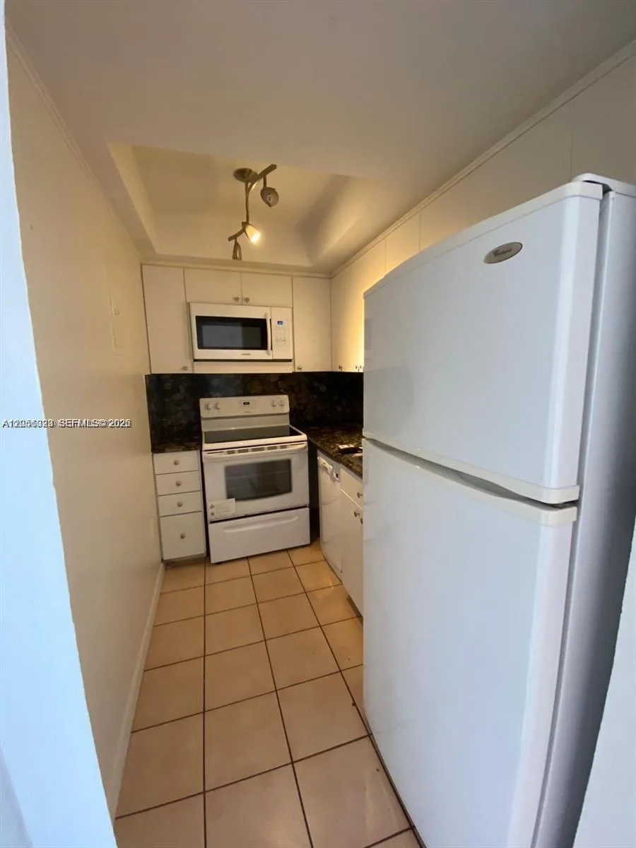 4713 NW 7TH ST # 306-1, Miami, FL 33126 photo 4