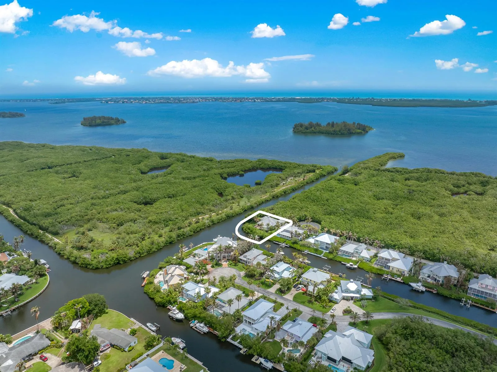 2165 SE 7th Ave Avenue SE, Vero Beach, FL 32962 photo 2