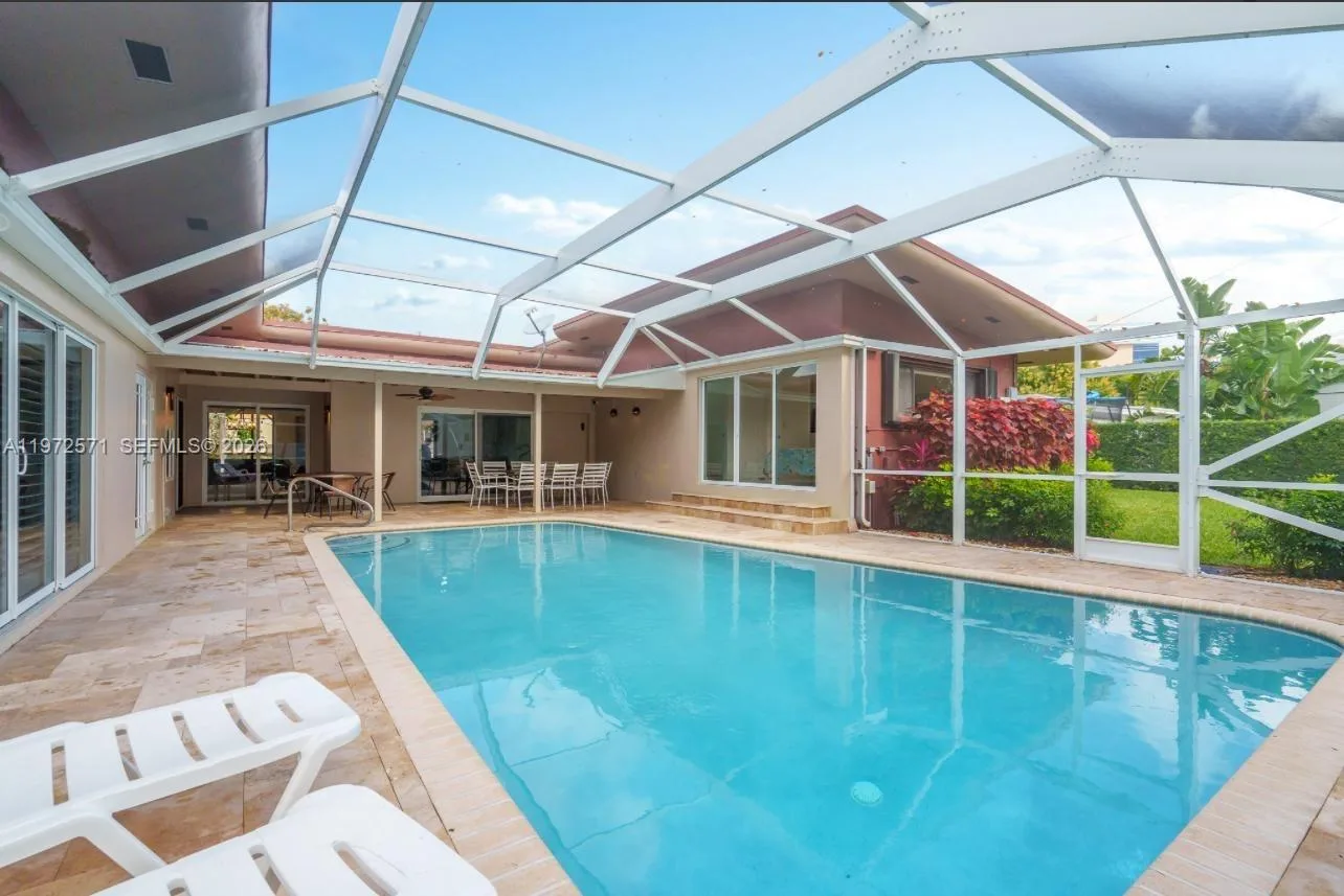 811 N Highland Dr, Hollywood, FL 33021