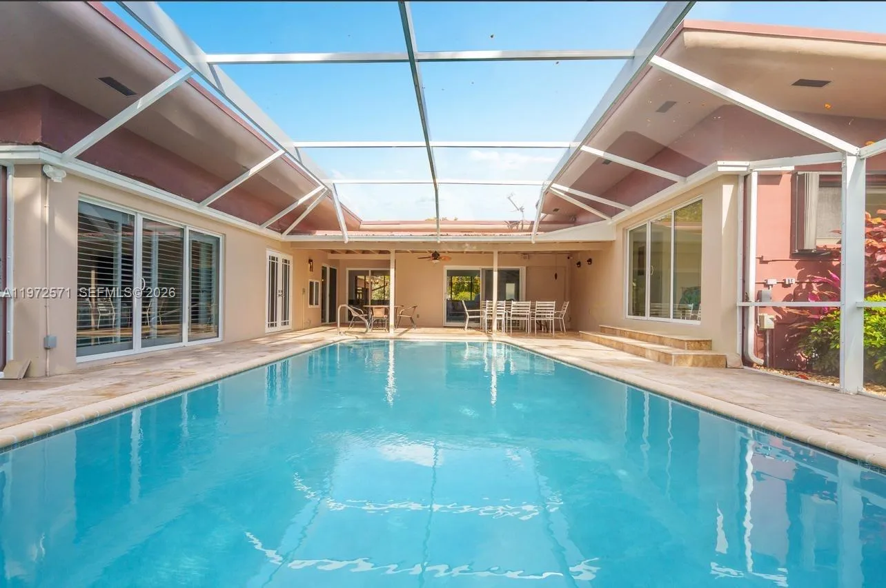 811 N Highland Dr, Hollywood, FL 33021 photo 13