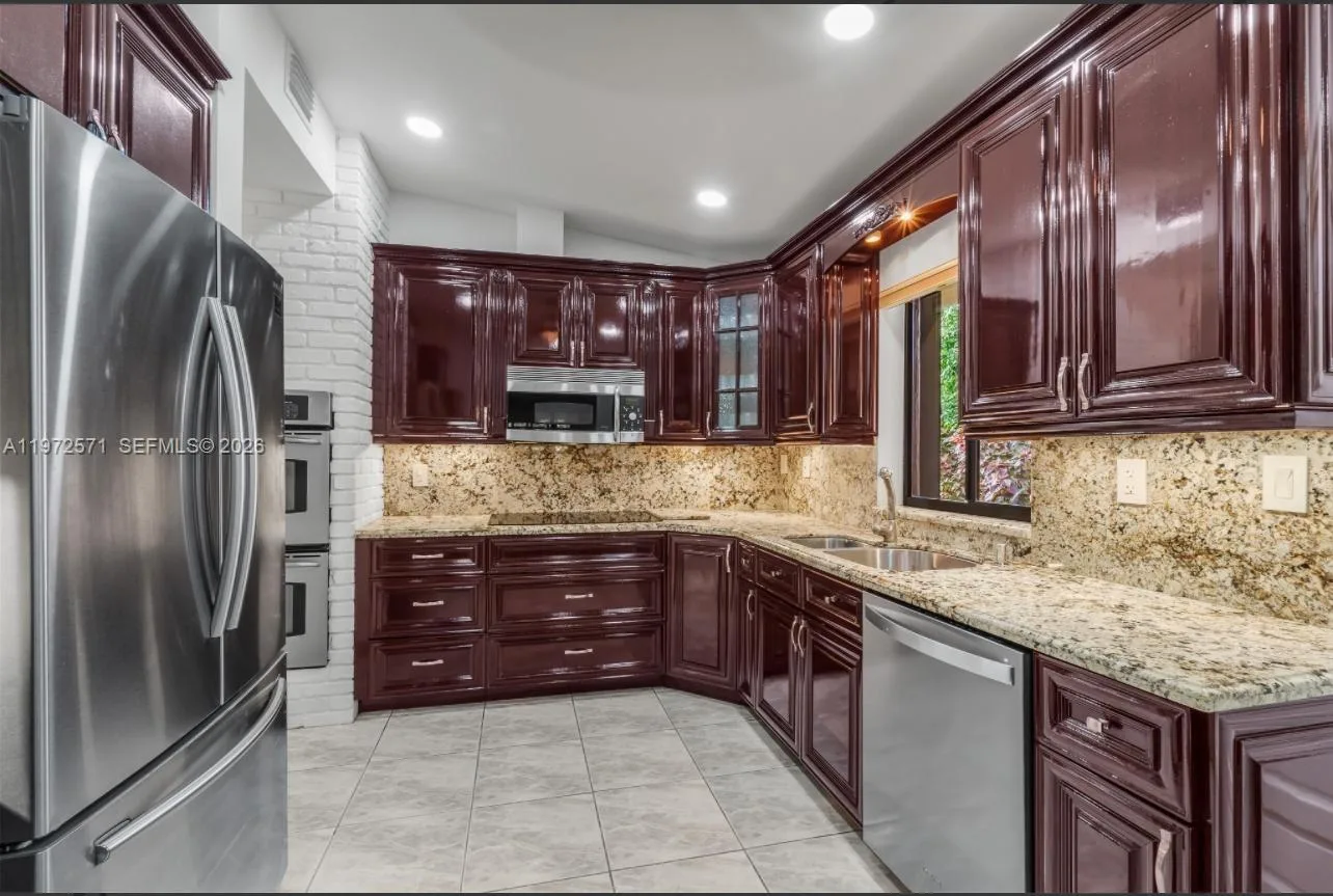811 N Highland Dr, Hollywood, FL 33021 photo 7