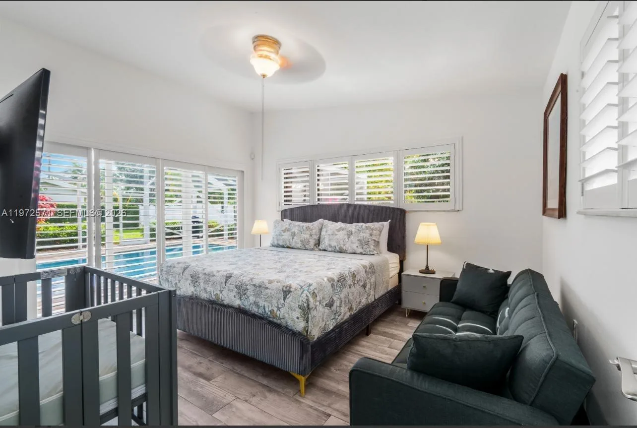 811 N Highland Dr, Hollywood, FL 33021 photo 8