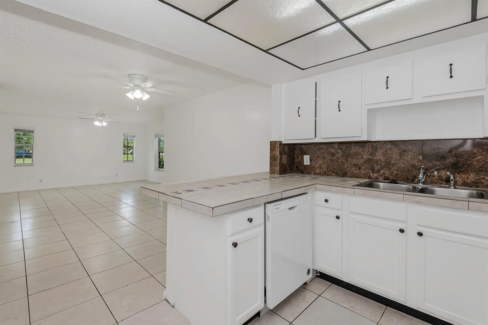 8830 W SAMPLE Road # 8, Coral Springs, FL 33065 photo 2