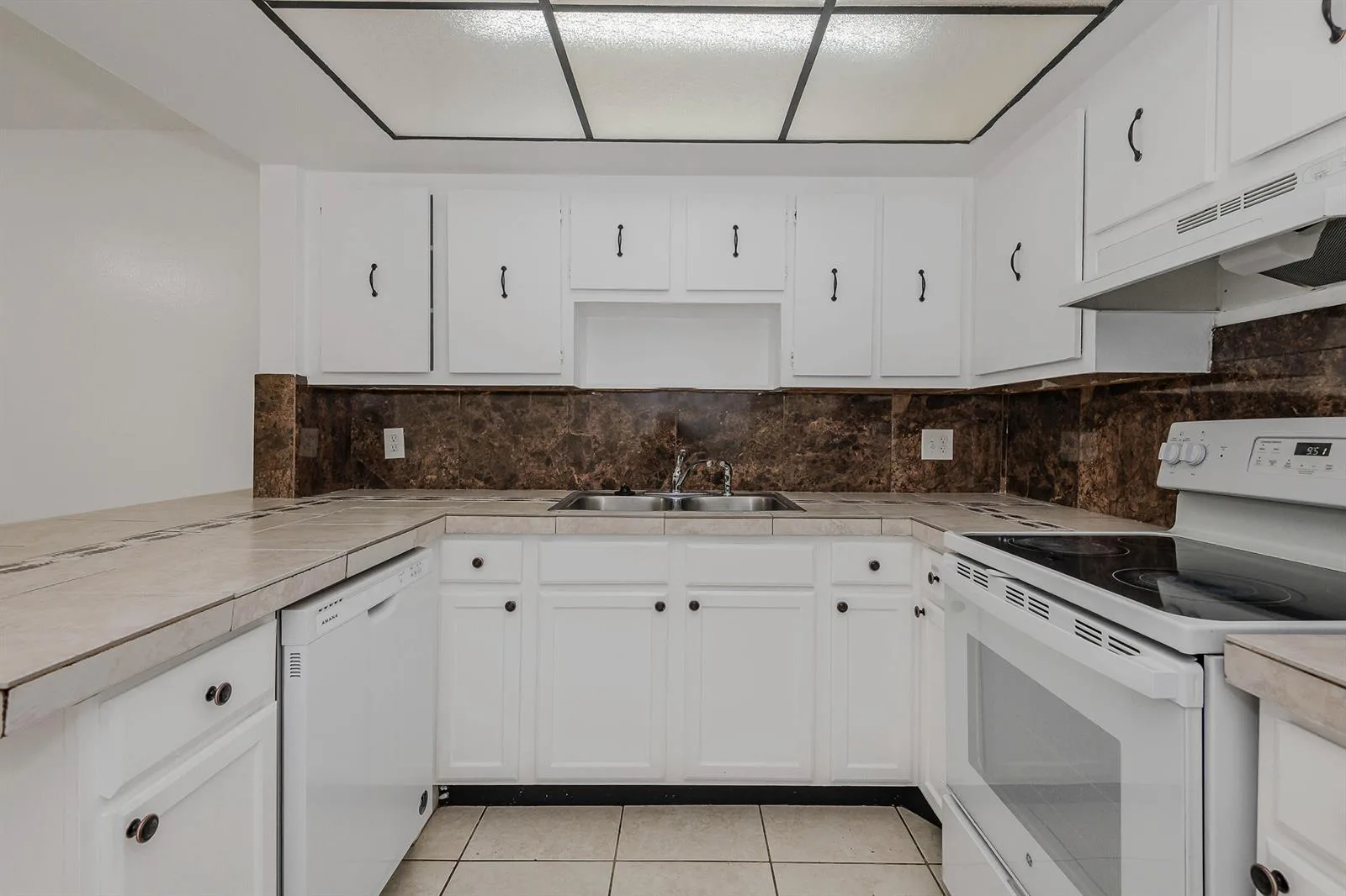 8830 W SAMPLE Road # 8, Coral Springs, FL 33065 photo 3