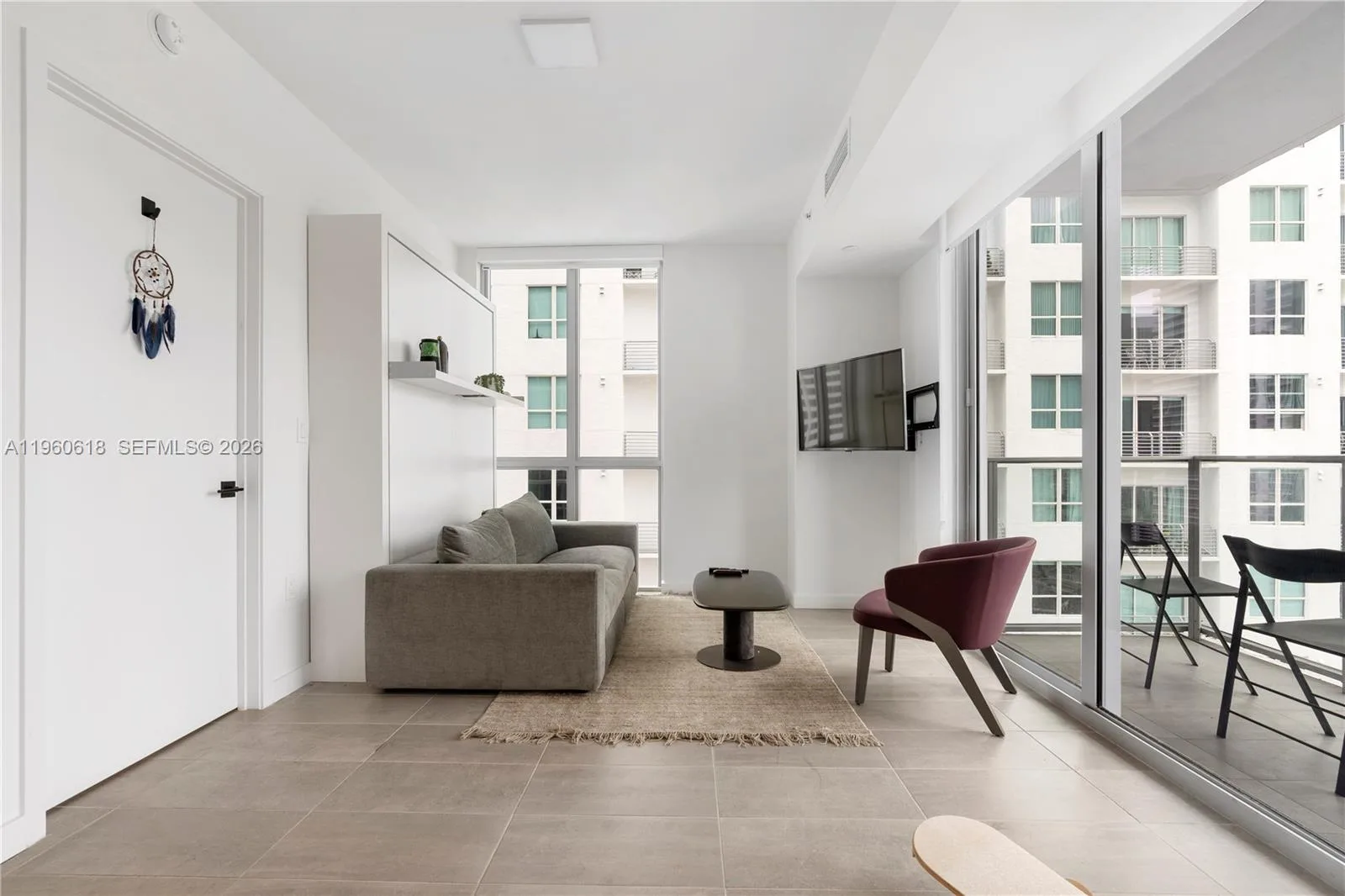 227 NE 2nd St # 2602, Miami, FL 33132 photo 3