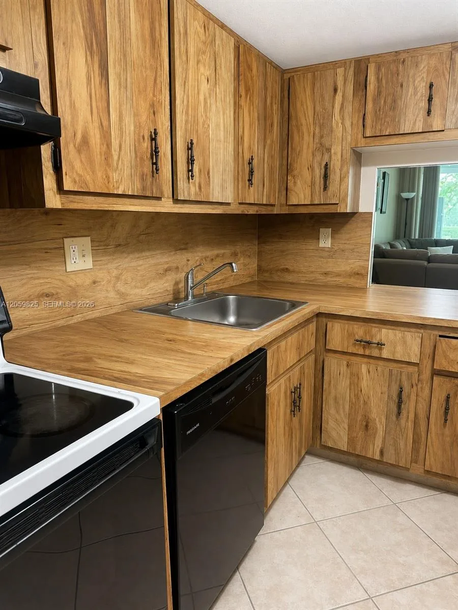8340 SANDS POINT BLVD # p107, Tamarac, FL 33321 photo 2