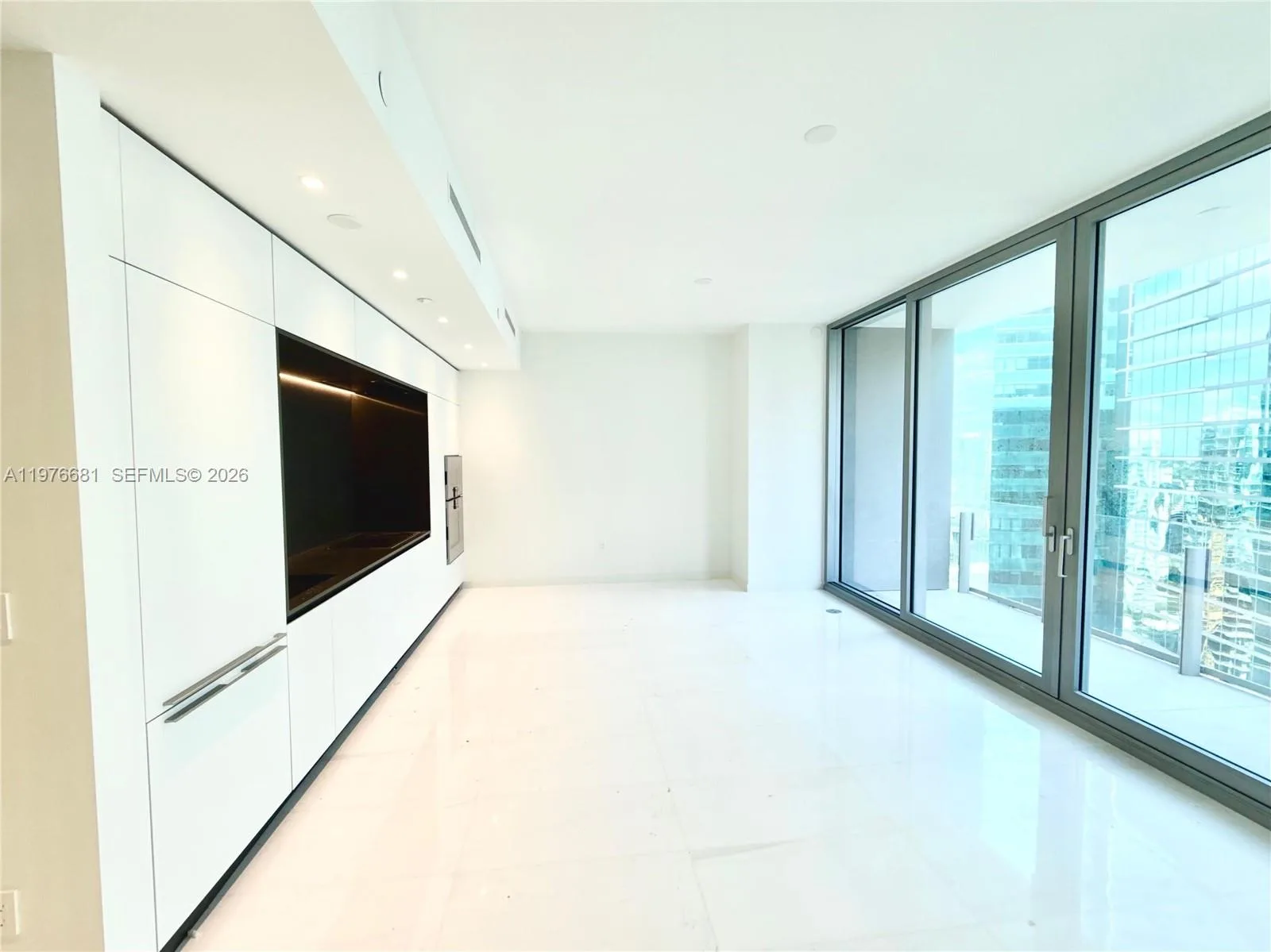 300 Biscayne Boulevard Way # 3608W, Miami, FL 33131 photo 9