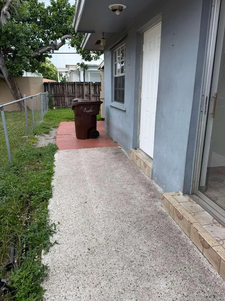 4796 E 10th Avenue, Hialeah, FL 33013