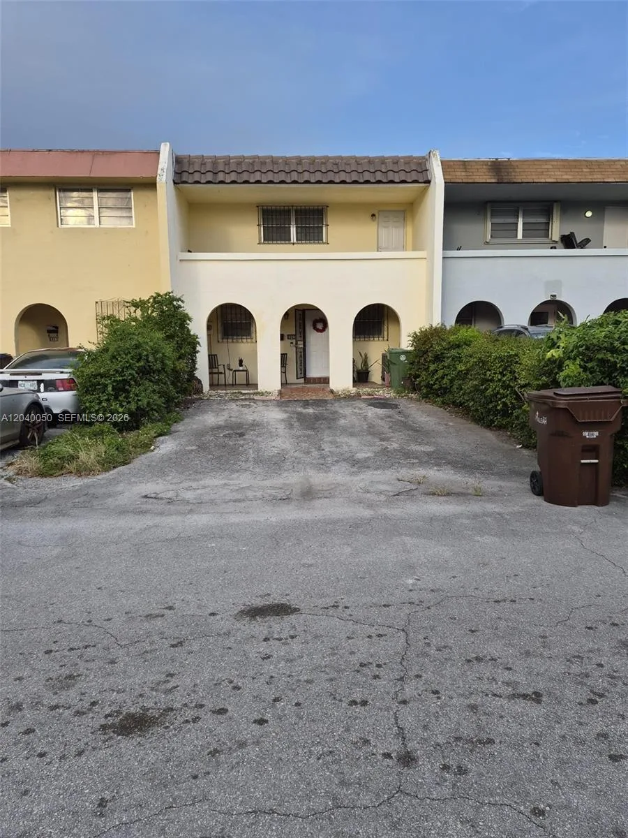 6945 W 2nd Way, Hialeah, FL 33014