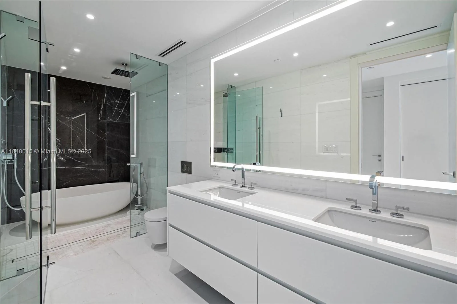 300 Biscayne Boulevard Way # 2906W, Miami, FL 33131 photo 12