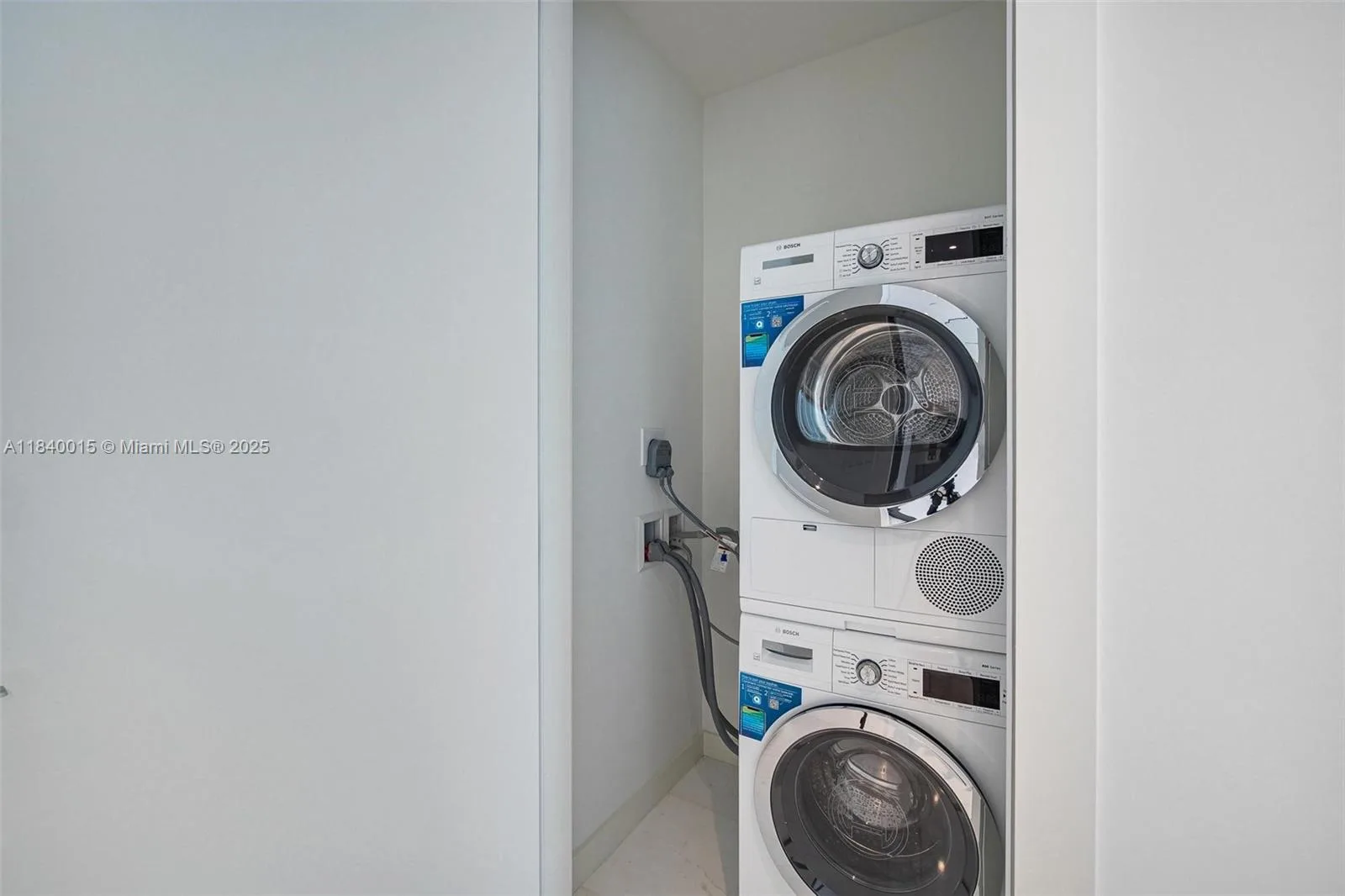 300 Biscayne Boulevard Way # 2906W, Miami, FL 33131 photo 2