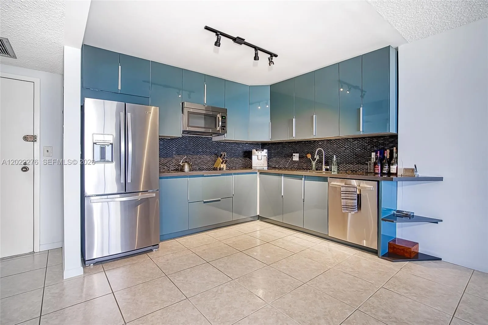 2500 Parkview Dr # 911, Hallandale Beach, FL 33009 photo 2