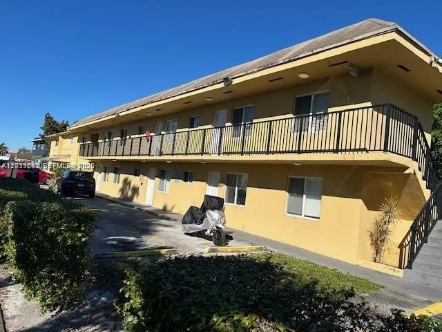 661 W 81st St # 4, Hialeah, FL 33014