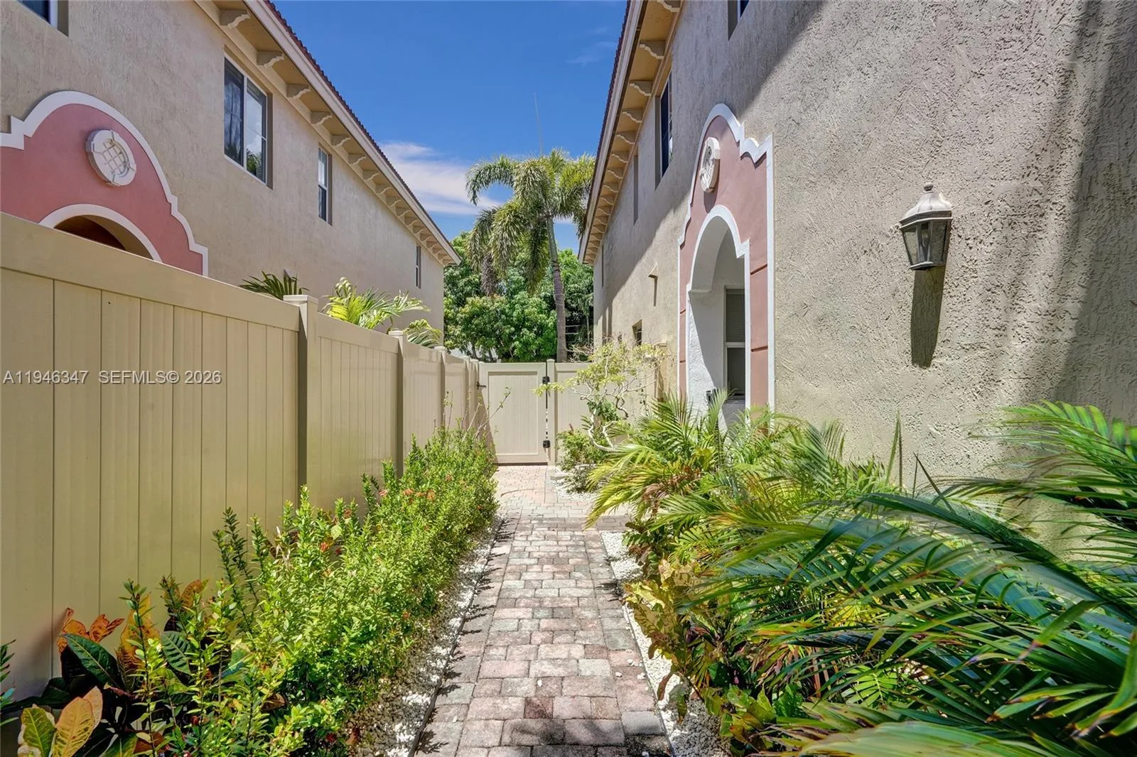 1115 NE 14th Ave, Fort Lauderdale, FL 33304 photo 6