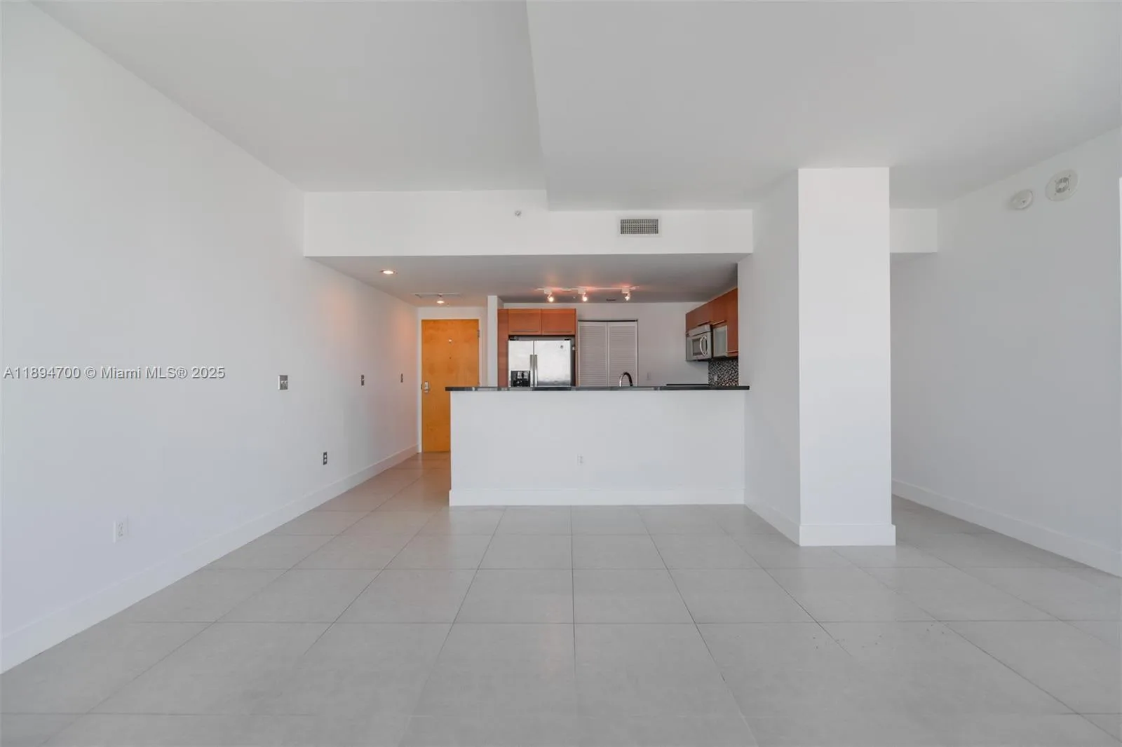 253 NE 2nd St # 3902, Miami, FL 33132 photo 11