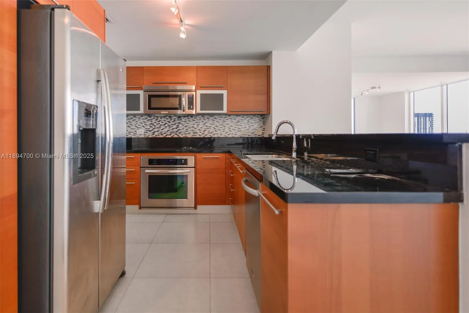 253 NE 2nd St # 3902, Miami, FL 33132 photo 13